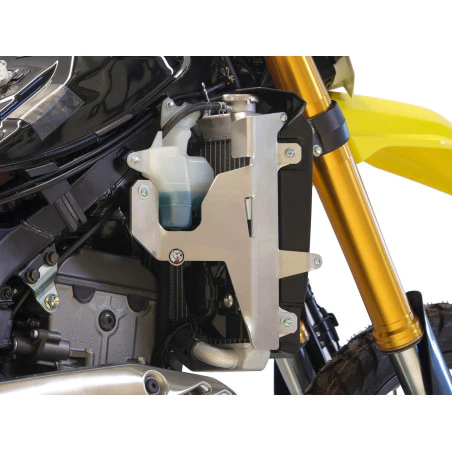 Standard radiator guards for Suzuki DR-Z4S 2025 – 2026  Black spacers - Image 4