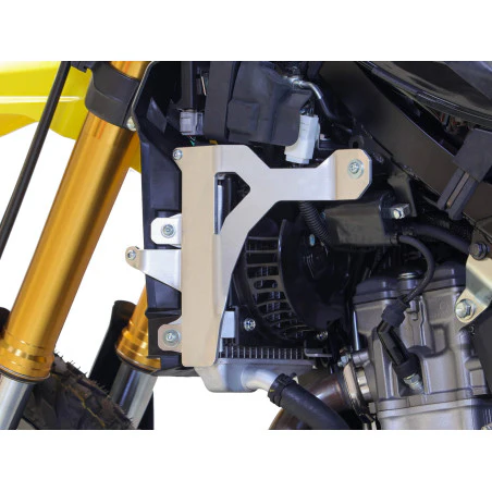 Standard radiator guards for Suzuki DR-Z4S 2025 – 2026  Black spacers - Image 5